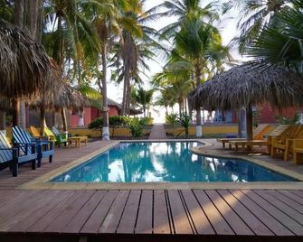 Hotel Pez de Oro - Monterrico - Piscina