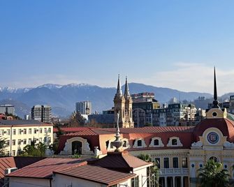 Karvi Hostel - Batumi - Widok na zewnątrz