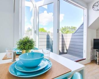 City Centre Penthouse Apartment, near Cathedral - Chelmsford - Dining room