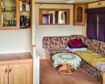 Pet Friendly Stacaravan In Sapunki - Barczewo - Pokój dzienny