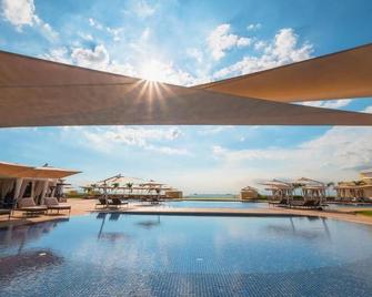 Okada Manila - מנילה - בריכה