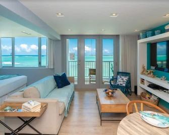 Romantic Beachfront Isla Verde - Carolina - Sala de estar