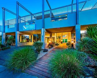 The Apollo - אפולו ביי