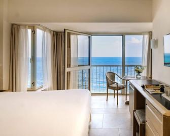 The Diplomat Hotel - סליאמה - חדר שינה