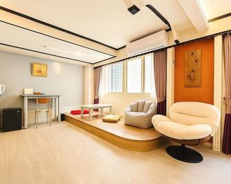 Elizabeth Hotel - Taichung City - Living room