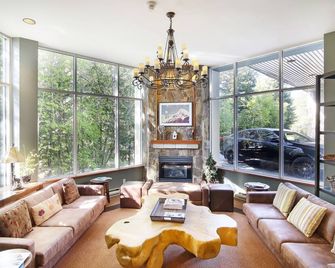 The Woodrun Lodge by Whiski Jack - Whistler - Lounge