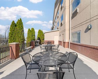 Best Western Plus Capital Inn - Jefferson City - Balkon