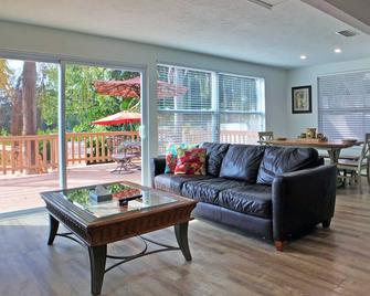 Siesta Heron Suites & Villas - Siesta Key - Living room