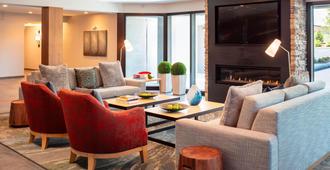 Fairfield by Marriott Inn & Suites Providence Airport Warwick - Warwick - Living room