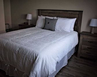 Gros Morne Coastal Suites #2 - Rocky Harbour - Bedroom