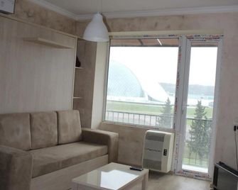 Check In Imereti - Koetaisi - Huiskamer