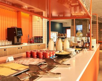 ibis budget Vitoria Gasteiz - Vitoria - Buffet