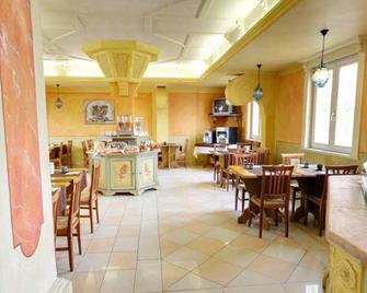 Hotel Ristorante Antico Guerriero - Limena - Ресторан