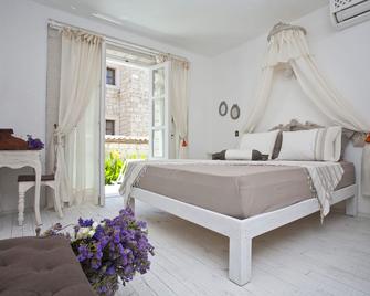 Hane Alacati Boutique Hotel - Alacati - Bedroom