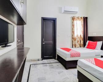 OYO 45903 Royal Guest House - Mandi Gobindgarh - Bedroom
