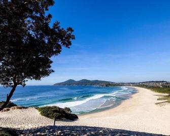 Lakeside Forster Holiday Park - Forster - Beach