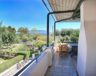 Sunny Garden Aparthotel - Palaia Epidavros - Balcon