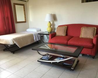 Central Apartment - Hamilton - Living room