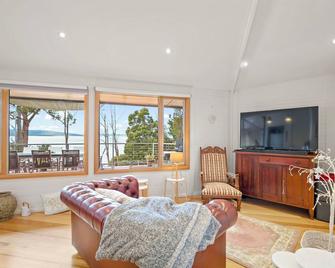 Blissful Birchs Bay - Gorgeous 3 Bedroom House - Woodbridge - Sala de estar