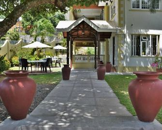 Bel Air Hotel - Bel Air - Patio