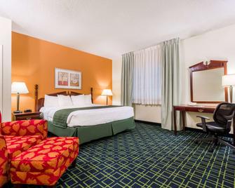 Baymont by Wyndham Greensburg - Greensburg - Bedroom
