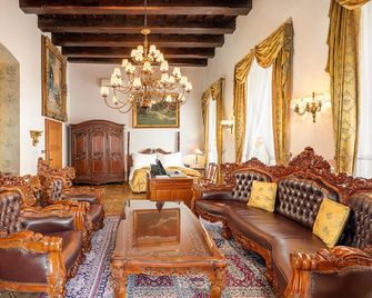 Hotel U Prince Prague by Bhg - פראג - טרקלין