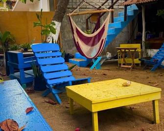 Hostal Ledeztrus - Zipolite - Patio
