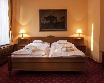 Slunce - Uherské Hradiště