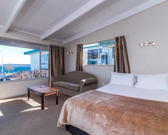 توين بيكس ليكسايد إن - تاوبو - غرفة نوم