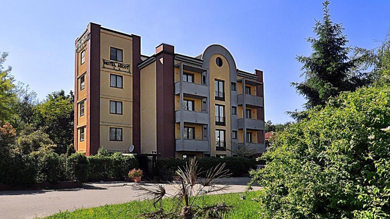 Ascot Lodging