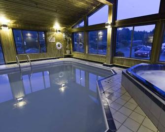 Commodores Inn - Stowe - Piscina