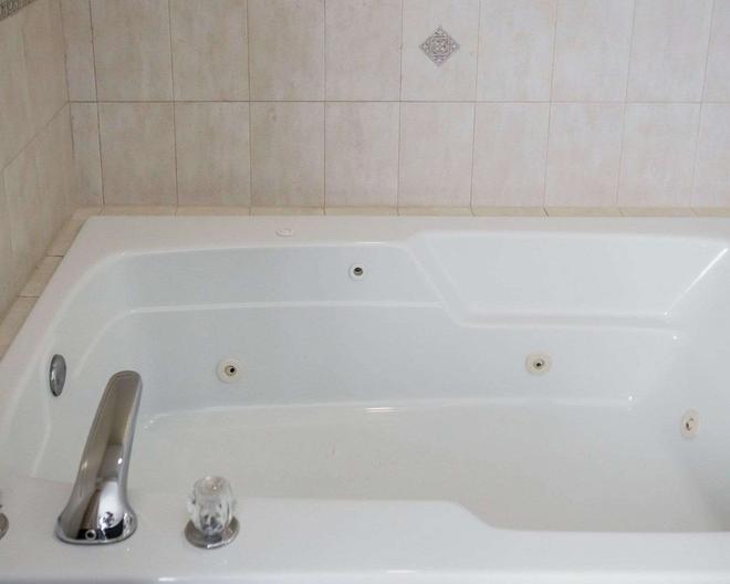 Quality Inn And Suites Dixon 75 1 2 1 Dixon Hotel Deals