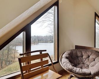 Chalet All Day Avantstay Lakeside, Firepit, Shared Pool - Pocono Pines
