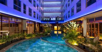 ibis Styles Jakarta Airport - Tangerang City - Uima-allas