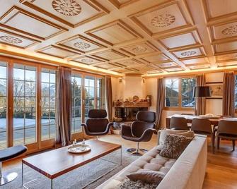 Luxurious Flat with Jacuzzi Sauna - Saanen - Living room