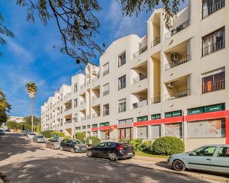 Alvorferias 1 bedroom apartment (Wifi/Pool/Parking/AC) - Alvor - Building
