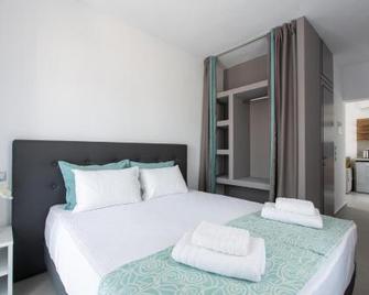 Saint Lucas Suites - Nea Poteidaia - Bedroom