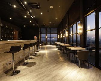 جيتوينغ كولومبو سيفن - كولومبو - بار