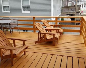 Island Mansion Ocean View Heated Pool 10 Bedrooms 2 Sundecks 2 Hottubs 4 Bathrms - Seaside Park - Balcony
