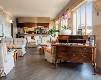 Hotel Golfo e Palme - Diano Marina - Living room