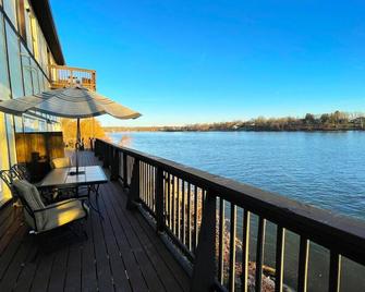 Harbor Master | 2 Bed Condo Waterfront on Ohio River - Marietta - Balkon