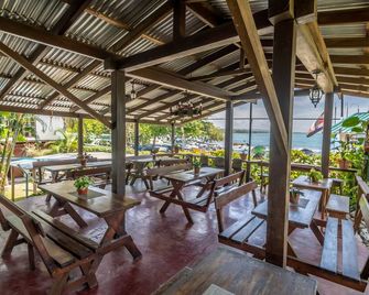 Cabinas Arrecife - Cahuita - Restaurace