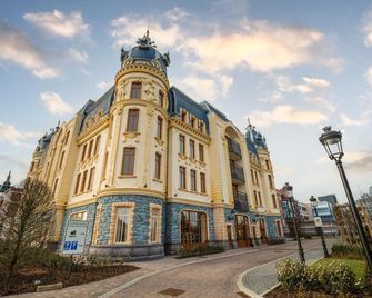 Plopsaland Theater Hotel - De Panne - Budova
