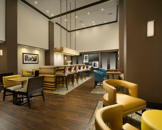 Hampton Inn & Suites Syracuse/Carrier Circle - East Syracuse - Lounge