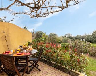 Hélios1 2/4pers -beach 5 MN walk-heated pool - Cargèse - Балкон