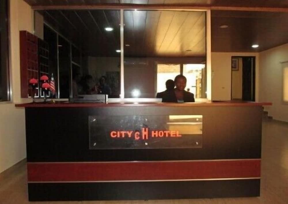 City Hotel Monrovia Liberia - מונרוביה - דלפק קבלה