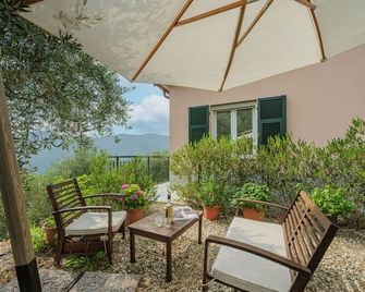 Holiday Home Zia Maria by Interhome - Sestri Levante - Binnenhof