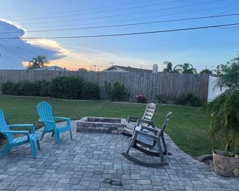 Gorgeous Pet Friendly Vacation Home! - Ormond Beach - Patio