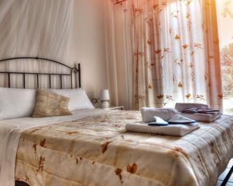 Pyramid City Apartments - Karniaris