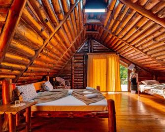 Raiul de pe Rau - Moroeni - Bedroom